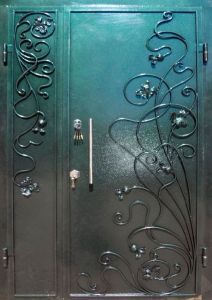 Дверь с кованными элементами DZ728